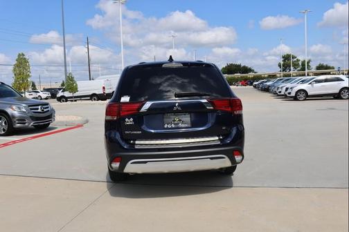 2020 Mitsubishi Outlander SE