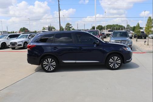 2020 Mitsubishi Outlander SE