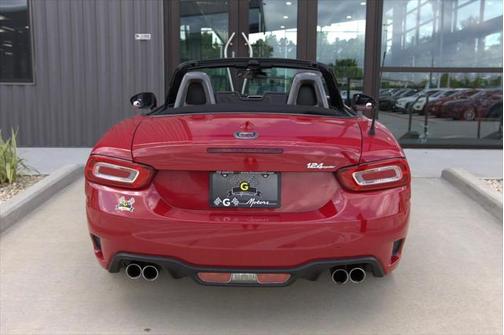 2018 FIAT 124 Spider Base