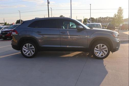 2020 Volkswagen Atlas Cross Sport 2.0T SE
