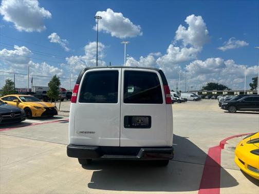 Summit White 2018 Chevrolet Express 2500 Work Van