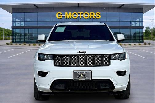 Bright White Clearcoat 2018 Jeep Grand Cherokee Laredo E