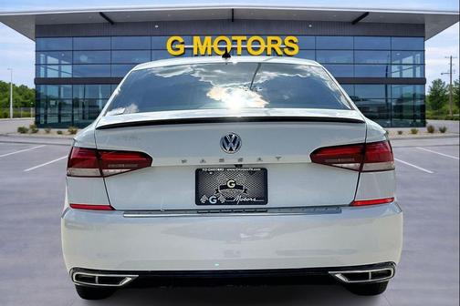 Pure White 2021 Volkswagen Passat 2.0T R-Line