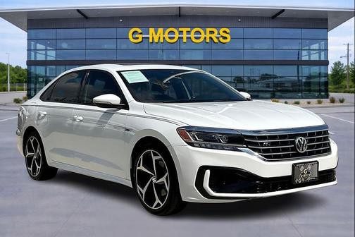 Pure White 2021 Volkswagen Passat 2.0T R-Line