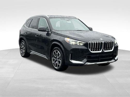 Black Sapphire Metallic 2026 BMW X1 xDrive28i