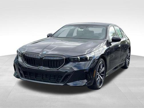 Black Sapphire Metallic 2027 BMW 550e 550e xDrive