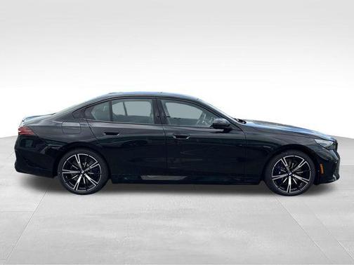 Black Sapphire Metallic 2027 BMW 550e 550e xDrive