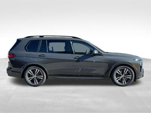Dravit Grey Metallic 2027 BMW X7 xDrive40i