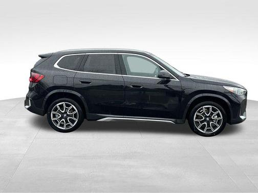 Black Sapphire Metallic 2026 BMW X1 xDrive28i