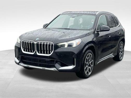 Black Sapphire Metallic 2026 BMW X1 xDrive28i