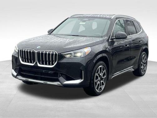 Black Sapphire Metallic 2026 BMW X1 xDrive28i