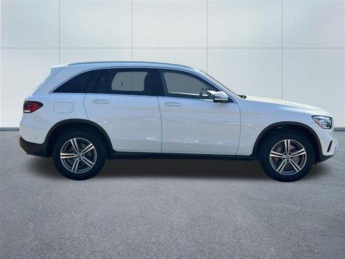 White 2022 Mercedes-Benz GLC 300 4MATIC