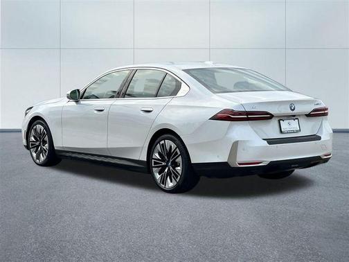 2025 BMW i5 xDrive40