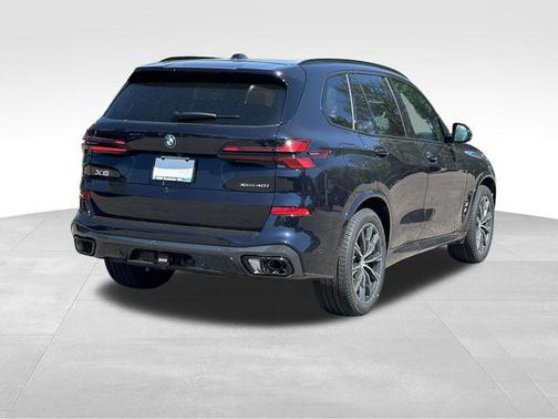 Carbon Black Metallic 2026 BMW X5 xDrive40i