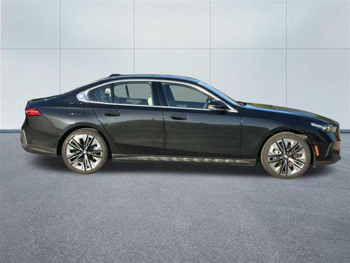 2026 BMW 530 i xDrive