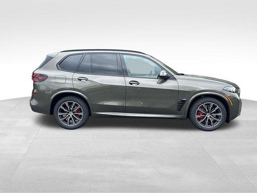 Manhattan Green Metallic 2026 BMW X5 xDrive40i