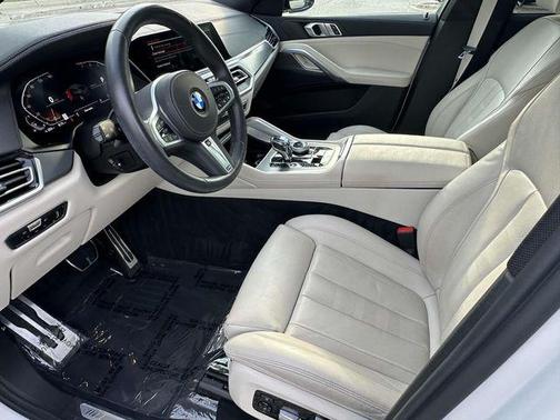 2022 BMW X6 xDrive40i