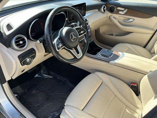 MANUFAKTUR Cardinal Red Metallic 2022 Mercedes-Benz GLC 300 4MATIC