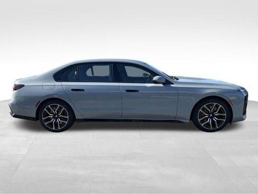 Brooklyn Grey Metallic 2026 BMW 760 xDrive