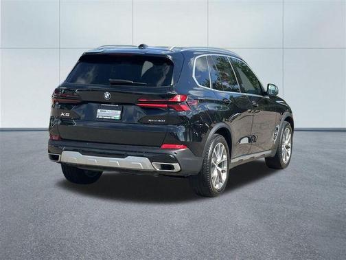 Black Sapphire Metallic 2026 BMW X5 xDrive40i