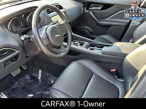 2019 Jaguar F-PACE 25t Premium