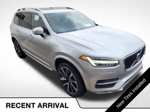 2018 Volvo XC90 T6 Momentum