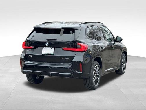 Black Sapphire Metallic 2026 BMW X1 xDrive28i