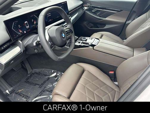 2025 BMW 530 i xDrive
