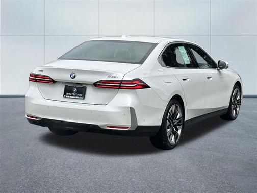 2025 BMW 530 i xDrive