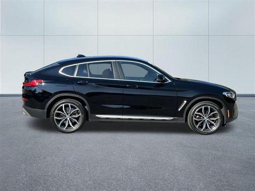 2022 BMW X4 xDrive30i