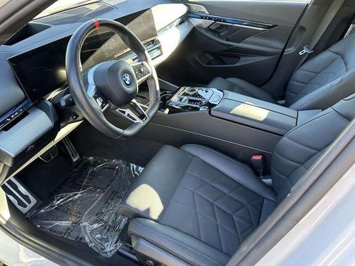 2024 BMW i5 M60