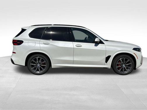 Mineral White Metallic 2026 BMW X5 xDrive40i