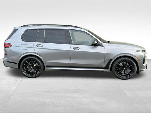 2026 BMW X7 M60i
