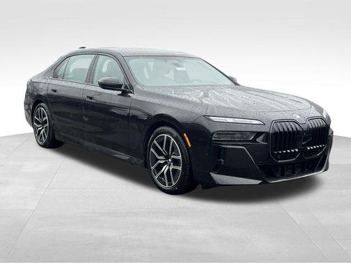 Black Sapphire Metallic 2026 BMW 760 xDrive