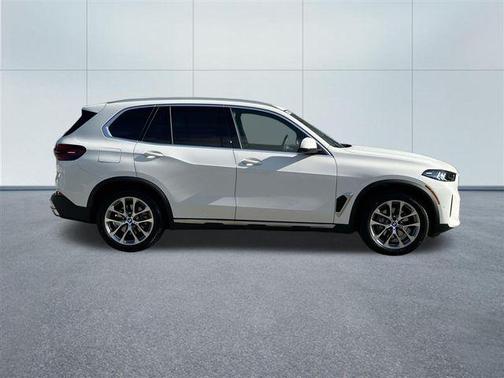 Alpine White 2026 BMW X5 xDrive40i