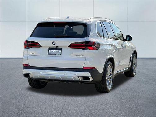 Alpine White 2026 BMW X5 xDrive40i