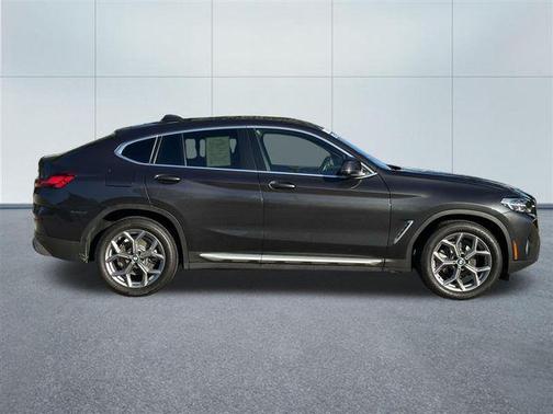 2023 BMW X4 xDrive30i