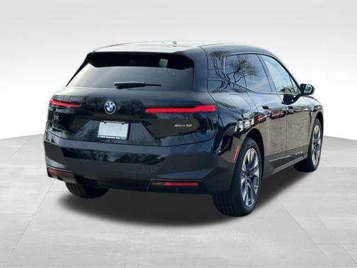 2025 BMW iX xDrive50
