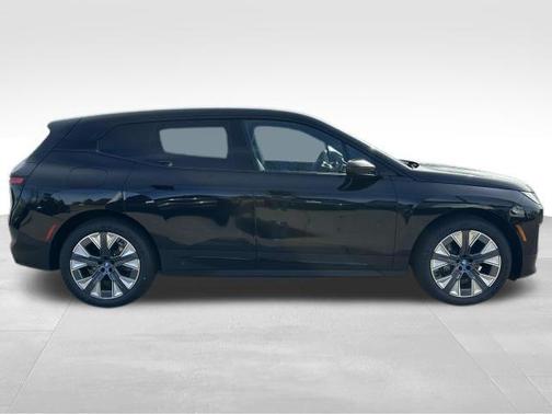 2025 BMW iX xDrive50