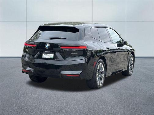 Black Sapphire Metallic 2026 BMW iX xDrive60