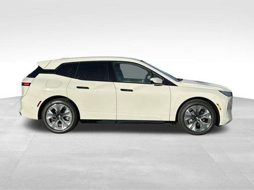 2026 BMW iX xDrive45
