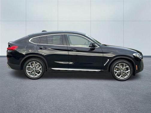 2023 BMW X4 xDrive30i