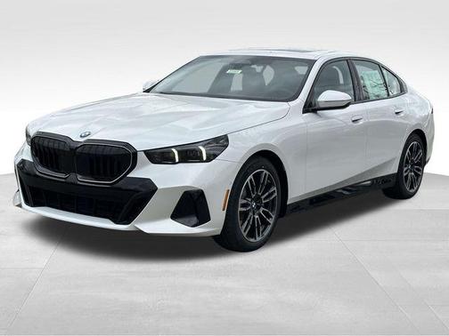 Mineral White Metallic 2027 BMW 530 i xDrive