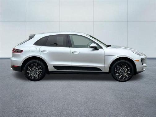 2018 Porsche Macan Base