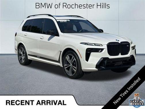 Mineral White Metallic 2025 BMW X7 M60i