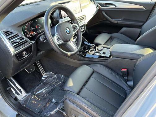 2023 BMW X4 xDrive30i