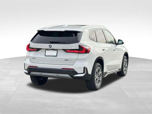 Alpine White 2026 BMW X1 xDrive28i