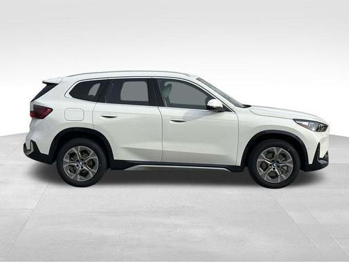 Alpine White 2026 BMW X1 xDrive28i