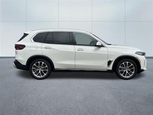 Alpine White 2026 BMW X5 xDrive40i