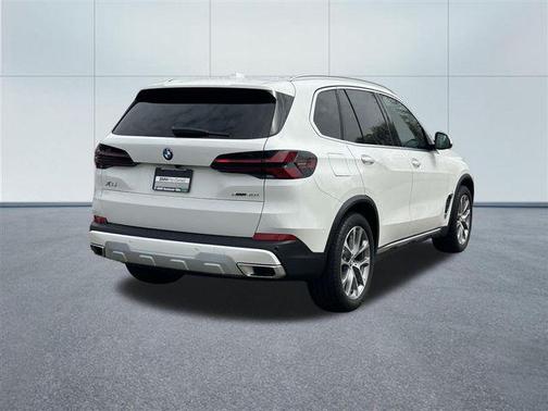 Alpine White 2026 BMW X5 xDrive40i